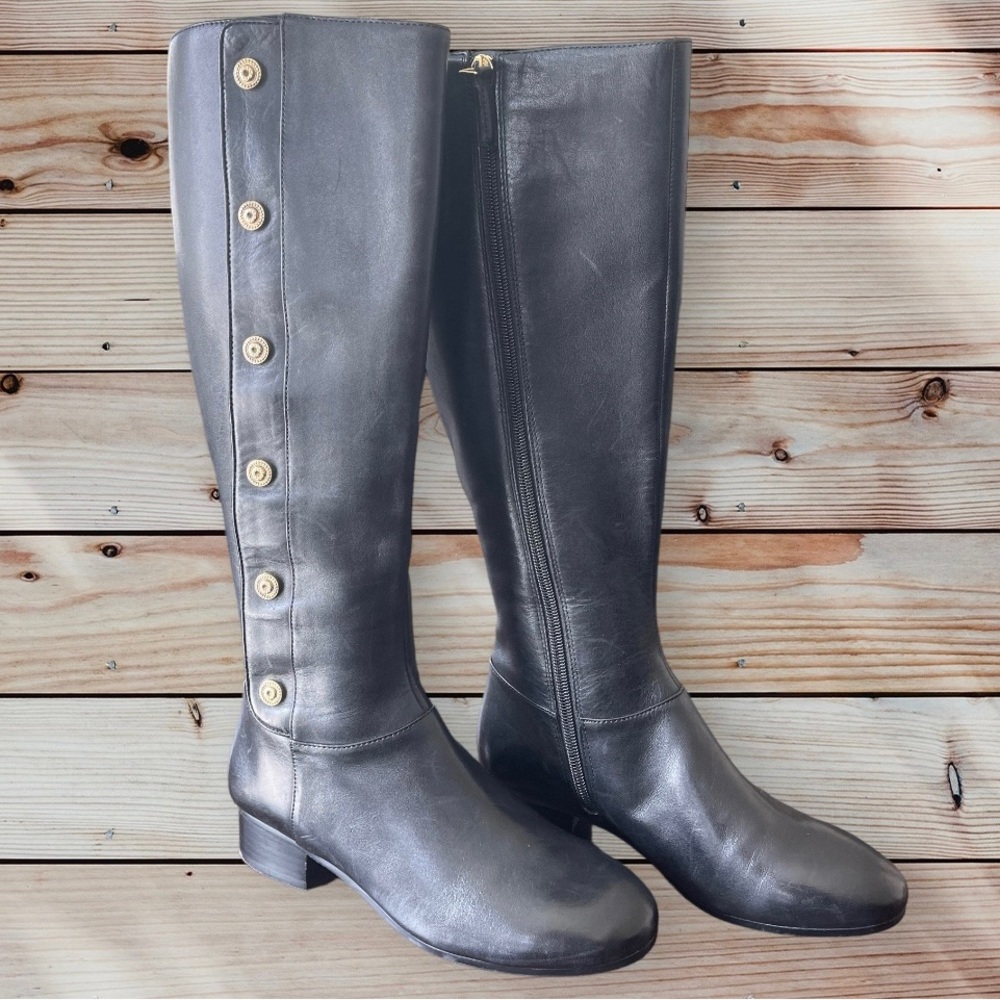Nine West NWOT size 5 black zip boots. Gold buttons